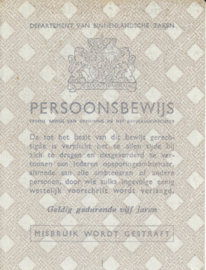 Persoons en legitimatiebewijs dat vanaf 1941 verplicht was voor iedereen ouder dan 15 jaar