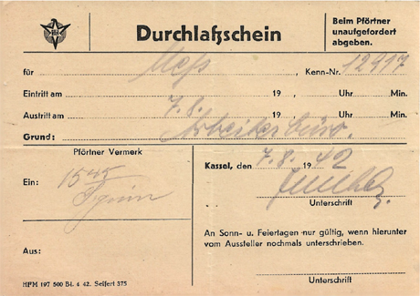 Doorgangsbewijs om het fabrieksterein van de Henschel-fabrieken te mogen verlaten van Eufs voor een bezoek aan het arbeidsbureau 