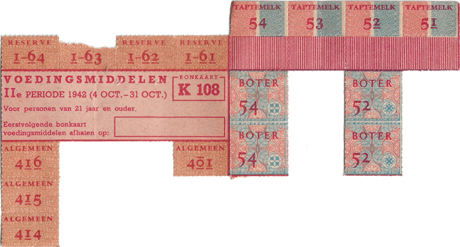 Bonkaart K108 voor de stad wegens rode druk (platteland was zwart) voor voedingsmiddelen 11e periode en 8e uit deze reeks (+ boterbon 52 en 54) - 4 oktober t/m 31 oktober 1942 (van de ouders van Bob Vermoolen)
